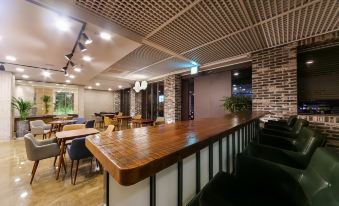 Hotel Noblestay - Housity