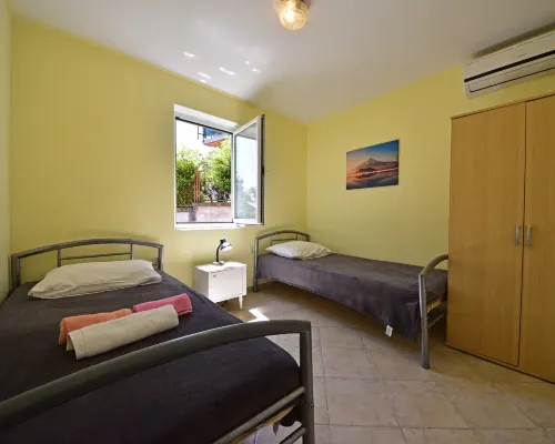 Franjo Hotels in Opric