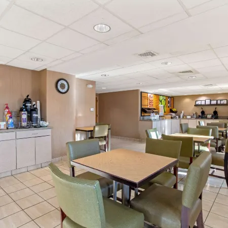 La Quinta by Wyndham Boston Somerville