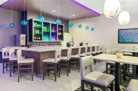 La Quinta Inn & Suites by Wyndham McAllen la Plaza Mall - Quầy bar