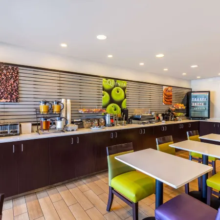 La Quinta Inn & Suites by Wyndham Spokane Valley