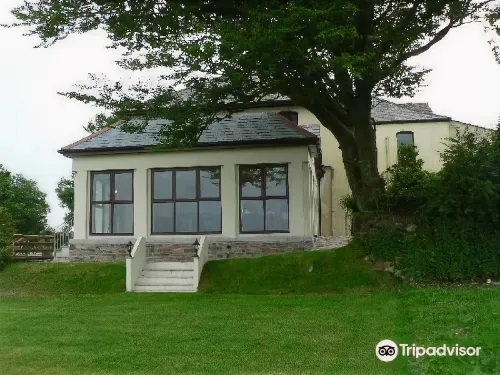 Pendragon Country Cottages - Parking