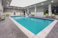 La Quinta Inn & Suites by Wyndham College Station South - Swimmingpools