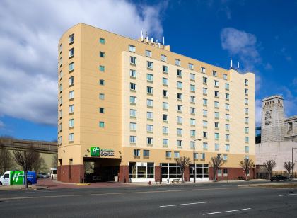 Holiday Inn Express Philadelphia Penn's Landing, an IHG Hotel