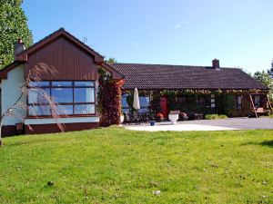 Bungalow Farmhouse