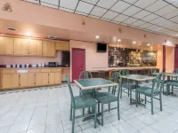 Castle Inn & Suites by OYO Lawton Hotels in Comanche County