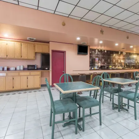 Castle Inn & Suites by OYO Lawton