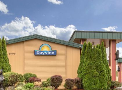 Days Inn by Wyndham Black Bear