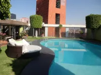 Hotel Casa Blanca - ที่มีสระว่ายน้ำ