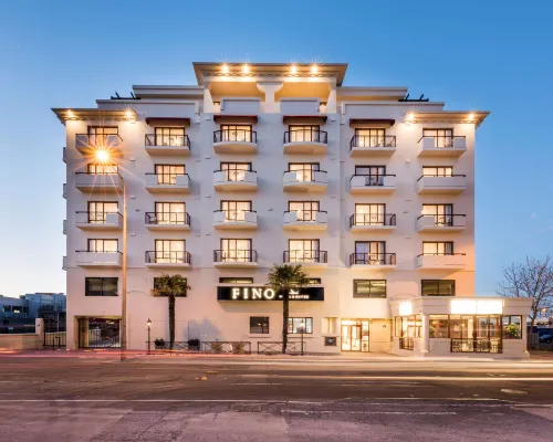 Fino Hotel & Suites Hotels near Turanga