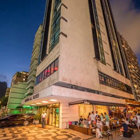 Janeiro Hotel Отели рядом с достопримечательностью «Пляж Леблон»