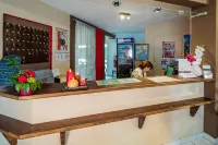 Artemia Aigues-Mortes - Hotel Avec Piscine Hotel di Aigues-Mortes