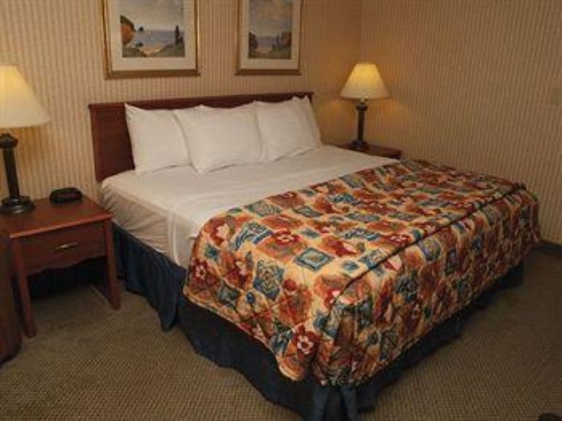 Quality Inn & Suites Warren - Detroit