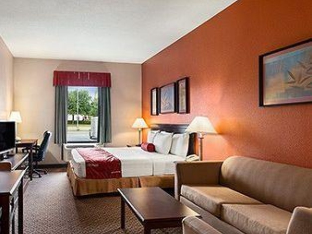 Days Inn & Suites by Wyndham Lakeland