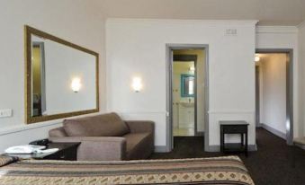 City Square Motel