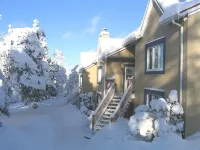 Le Montagnard, Auberge Hôtel & Chalets Hotel in zona Hors-Cadre