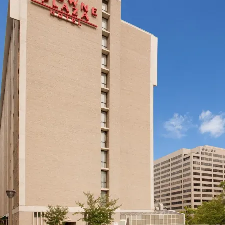 Crowne Plaza CRYSTAL CITY-WASHINGTON, D.C. by IHG Отели рядом с достопримечательностью «Военный мемориал морской пехоты»