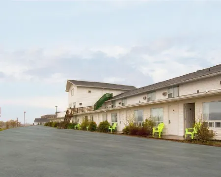 Econo Lodge  Inn & Suites Hotels in Saint John County