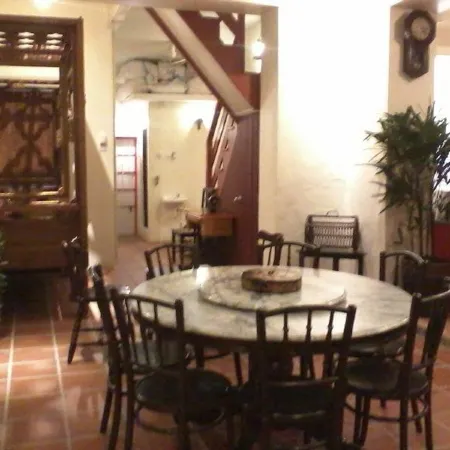Red Inn Court Отели рядом с достопримечательностью «Пинанг Литл Индиа»
