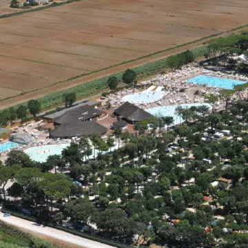 hu Park Albatros Village