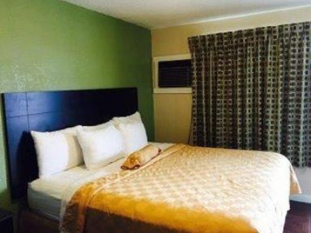 Executive Inn and Kitchenette Suites