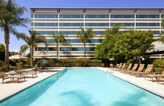 安大略機場喜來登酒店