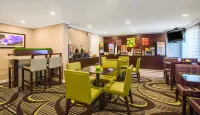 La Quinta Inn & Suites by Wyndham Hartford - Bradley Airport - breakfast