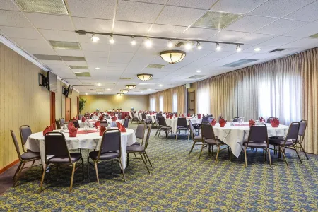 La Quinta Inn & Suites by Wyndham Seattle Federal Way