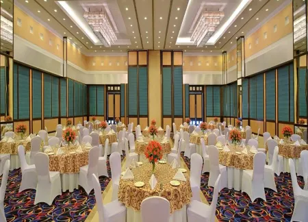 Red Fox by Lemon Tree Hotels, Bhiwadi