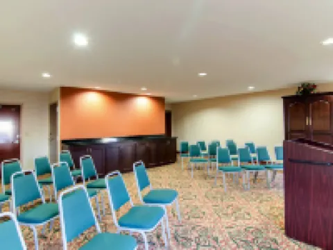 Clarion Pointe Apex - Holly Springs Hotels in Apex