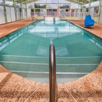 Perry Inn & Suites National Fairground I 75