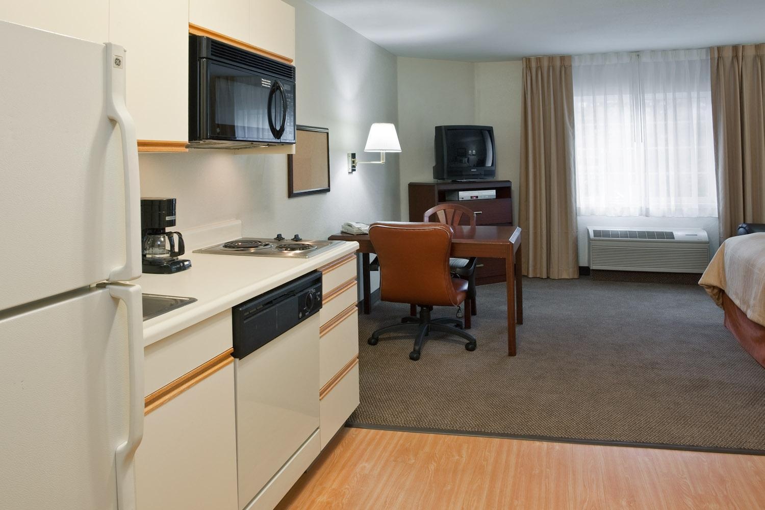Sonesta Simply Suites Cleveland North Olmsted