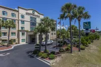 Quality Inn & Suites Các khách sạn gần Crescent Shores