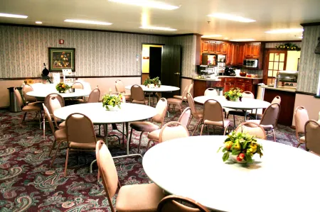 Hotel J Green Bay Отели в г. Питтсфилд