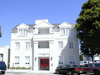 Maison 140 Beverly Hills Hotels near XIV Karats, Ltd