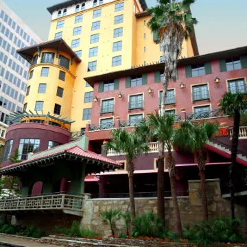 Hotel Valencia Riverwalk Hotels near Mahnke Park