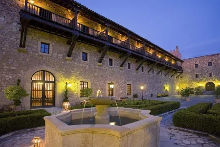 Parador de Siguenza Отели в г. Сигуэнса