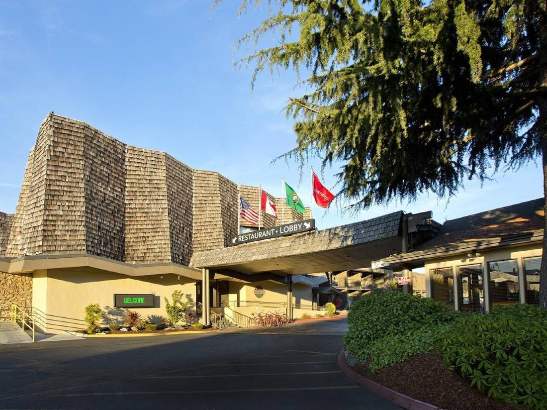 red lion hotel port angeles phone number