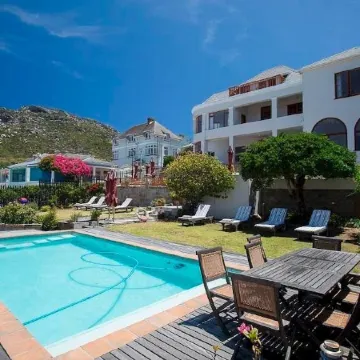 Chartfield Guesthouse Отели рядом с достопримечательностью «Пляж Мёйзенберг»