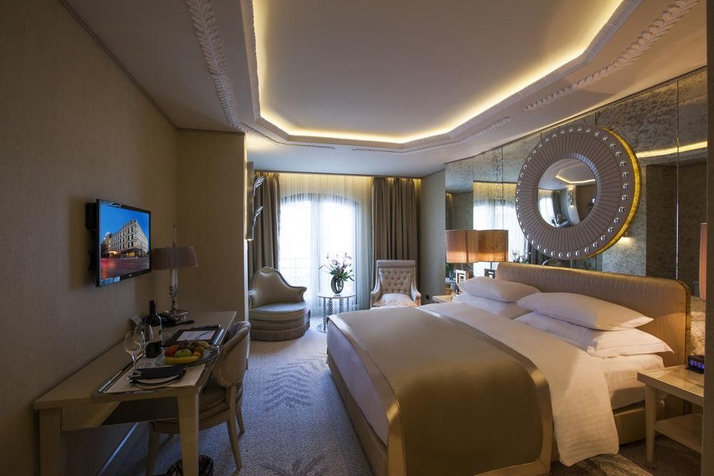 Wyndham Grand Istanbul Kalamış Marina Hotel