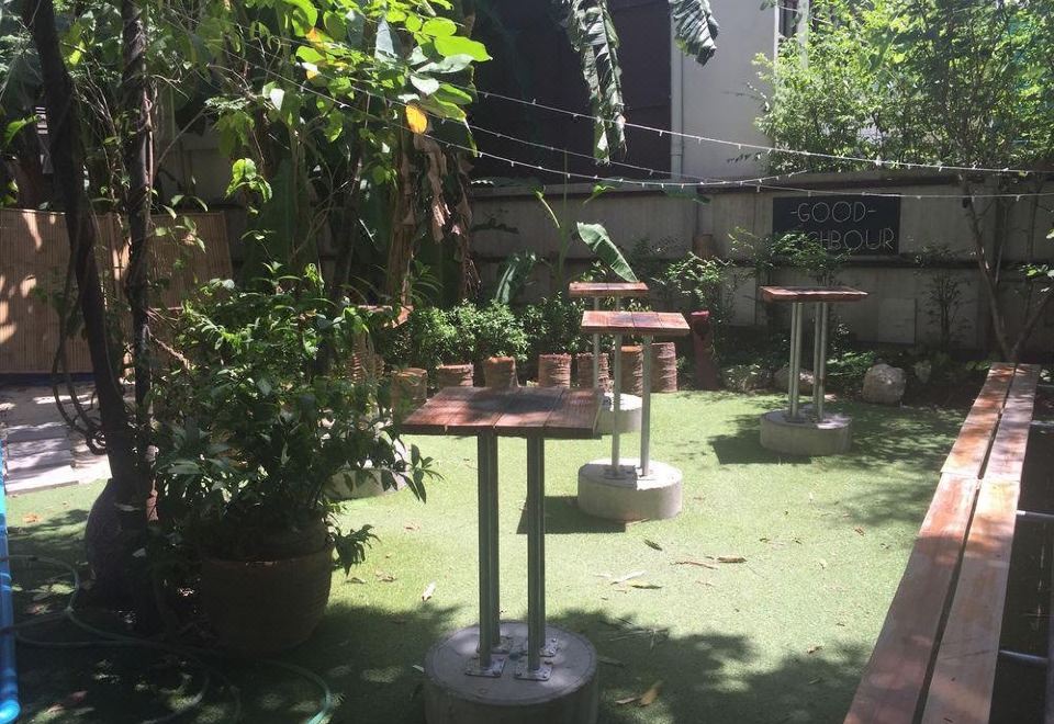 더 큐브 호스텔 수영장