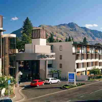 Novotel Queenstown Lakeside Hotel Exterior