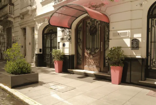 Duque Hotel Boutique & Spa Hotels near Palais Rouge