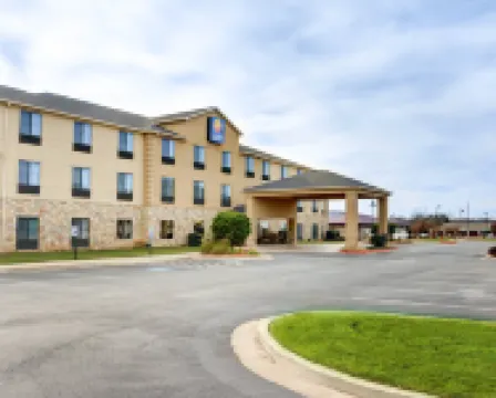 Comfort Inn & Suites Russellville I-40