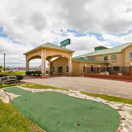 Quality Inn & Suites