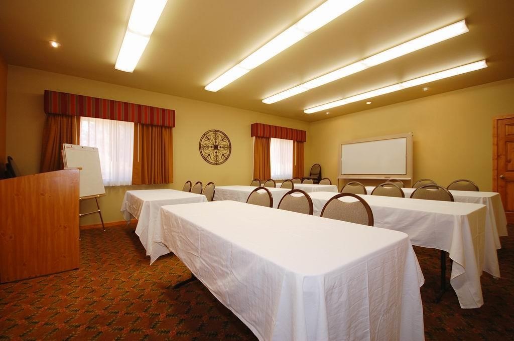 Best Western Plus Hartford Lodge