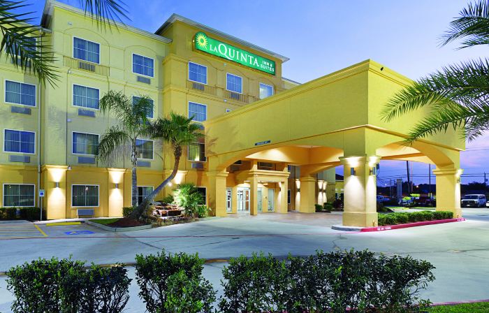 La Quinta Inn & Suites by Wyndham Houston Channelview