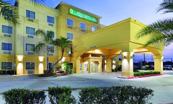 La Quinta Inn & Suites by Wyndham Houston Channelview