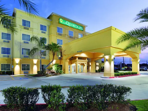 La Quinta Inn & Suites by Wyndham Houston Channelview Hôtels à : Channelview