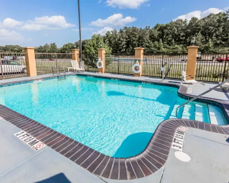 Comfort Suites Pell City I-20 Exit 158 Отели в г. Сент-Клэр